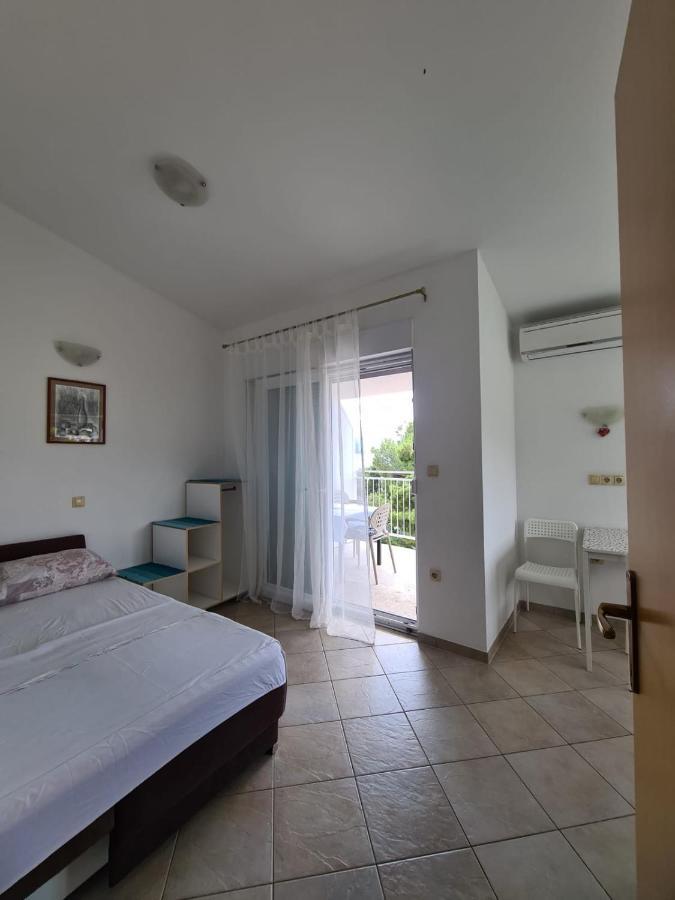 אומיס Oasis Of Peace Apartment מראה חיצוני תמונה