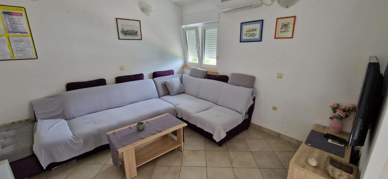 אומיס Oasis Of Peace Apartment מראה חיצוני תמונה